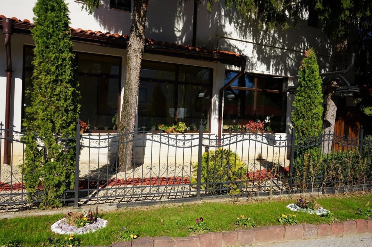 Complex Praveshki Hanove Pravets Bagian luar foto