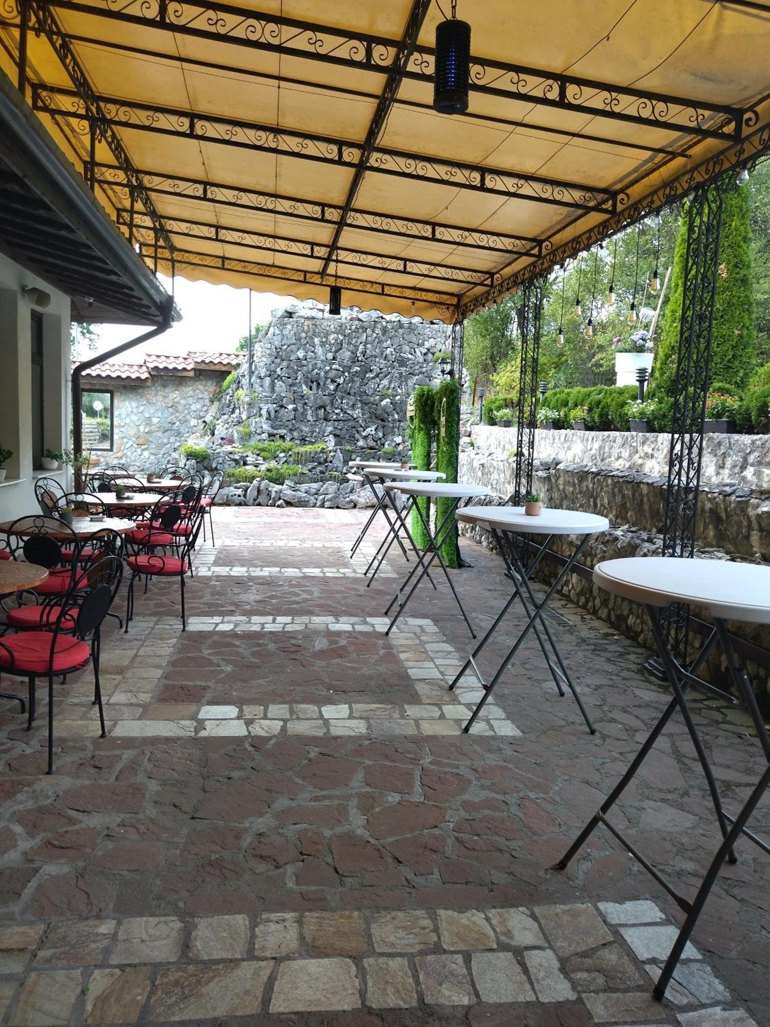 Complex Praveshki Hanove Pravets Bagian luar foto