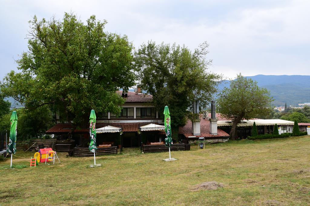 Complex Praveshki Hanove Pravets Bagian luar foto